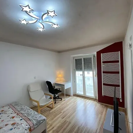Room With Balcony In Neuburg Neuburg an Der Donau Exterior photo