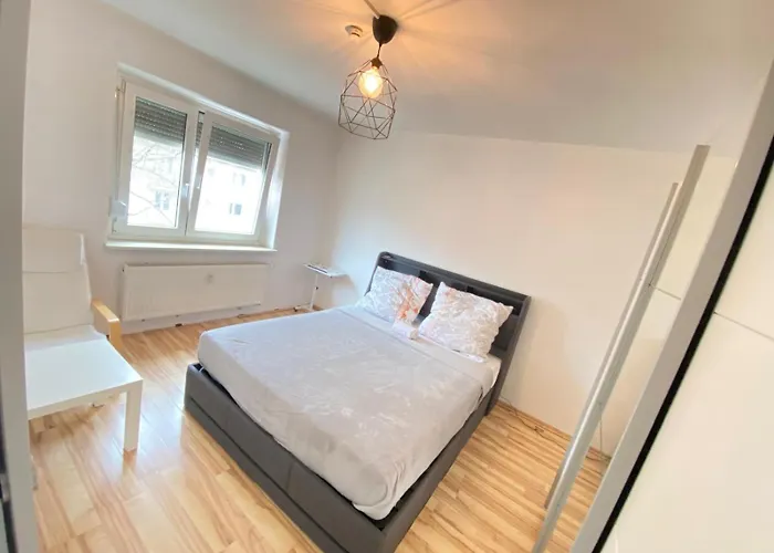 Room With Balcony In Neuburg
